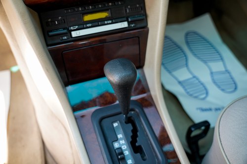 1995 Mercedes-Benz W124 E200 Te koop (foto 28 van 142)