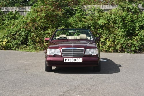 1996 Mercedes-Benz E220 Cabriolet Auto à venda (imagem 3 de 153)