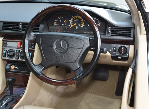 1996 Mercedes-Benz E220 Cabriolet Auto à venda (imagem 51 de 153)