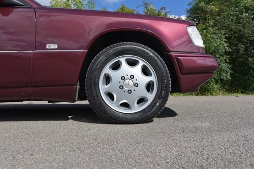 1996 Mercedes-Benz E220 Cabriolet Auto à venda (imagem 26 de 153)