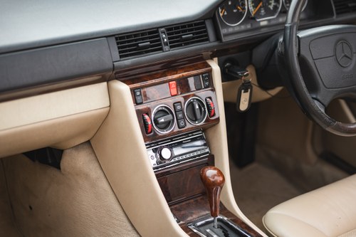 1997 Mercedes-Benz E220 Cabriolet W124 In vendita (immagine 72 di 139)