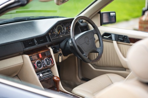 1997 Mercedes-Benz E220 Cabriolet W124 In vendita (immagine 69 di 139)