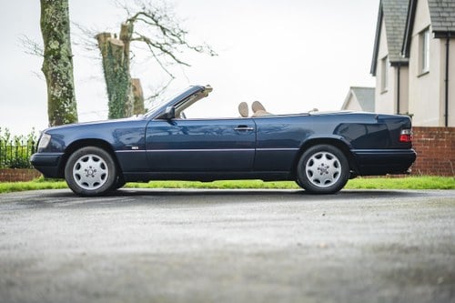 1997 Mercedes-Benz E220 Cabriolet W124 In vendita (immagine 6 di 139)