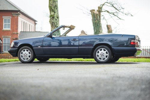 1997 Mercedes-Benz E220 Cabriolet W124 In vendita (immagine 15 di 139)