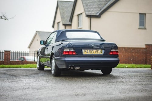 1997 Mercedes-Benz E220 Cabriolet W124 In vendita (immagine 17 di 139)