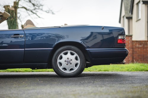 1997 Mercedes-Benz E220 Cabriolet W124 In vendita (immagine 111 di 139)