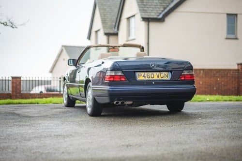 1997 Mercedes-Benz E220 Cabriolet W124 In vendita (immagine 8 di 139)