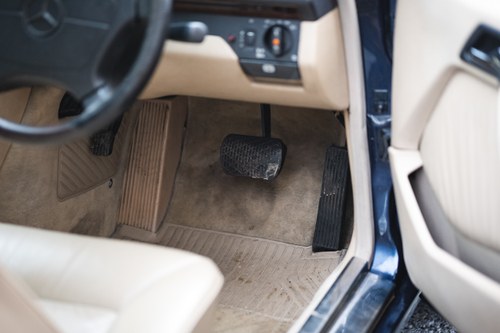 1997 Mercedes-Benz E220 Cabriolet W124 In vendita (immagine 60 di 139)