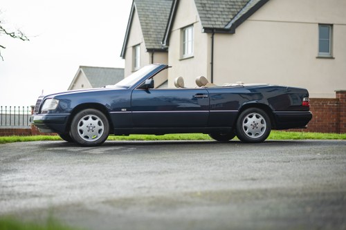 1997 Mercedes-Benz E220 Cabriolet W124 In vendita (immagine 16 di 139)