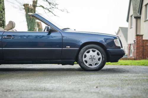 1997 Mercedes-Benz E220 Cabriolet W124 In vendita (immagine 82 di 139)