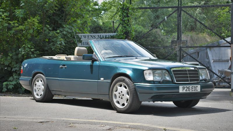 1996 Mercedes-Benz E220 Cabriolet (W124) For Sale (picture 1 of 113)