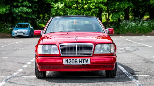 1995 Mercedes-Benz E220 Convertible (W124) In vendita (immagine 12 di 163)