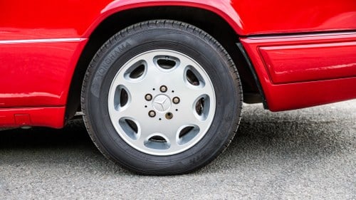 1995 Mercedes-Benz E220 Convertible (W124) In vendita (immagine 17 di 163)