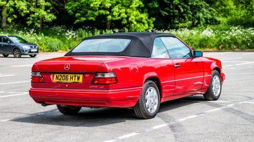 1995 Mercedes-Benz E220 Convertible (W124) In vendita (immagine 7 di 163)