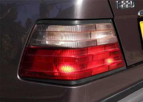 1995 Mercedes-Benz E220 Saloon (W124) In vendita (immagine 62 di 185)