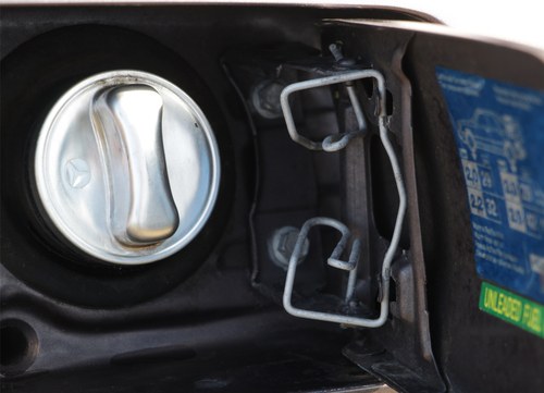 1995 Mercedes-Benz E220 Saloon (W124) In vendita (immagine 68 di 185)