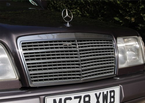1995 Mercedes-Benz E220 Saloon (W124) In vendita (immagine 70 di 185)