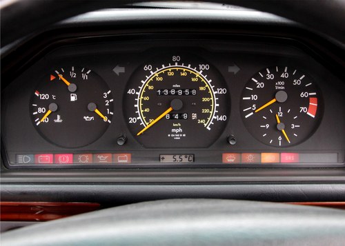 1995 Mercedes-Benz E220 Saloon (W124) In vendita (immagine 29 di 185)