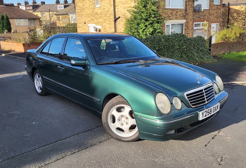 NO RESERVE 2001 Mercedes Benz E240 Avantgarde V6 For Sale By Auction no-reserve-2001-mercedes-benz-e240-avantgarde-v6-for-sale-by-auction