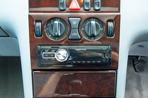 1997 Mercedes-Benz E250 D Elegance En venta (imagen 43 de 158)