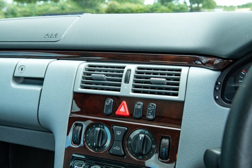 1997 Mercedes-Benz E250 D Elegance En venta (imagen 39 de 158)