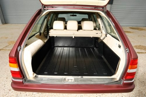 NO RESERVE - 1996 Mercedes-Benz E280 (S124) En venta (imagen 86 de 180)