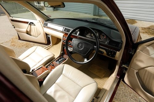 NO RESERVE - 1996 Mercedes-Benz E280 (S124) En venta (imagen 65 de 180)