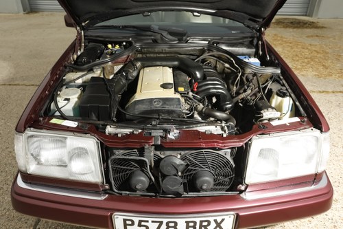 NO RESERVE - 1996 Mercedes-Benz E280 (S124) En venta (imagen 139 de 180)