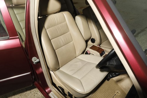 NO RESERVE - 1996 Mercedes-Benz E280 (S124) En venta (imagen 36 de 180)