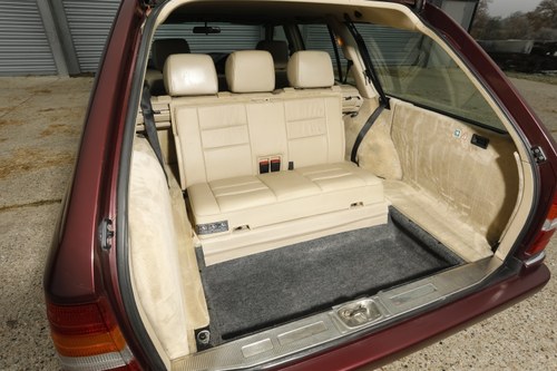 NO RESERVE - 1996 Mercedes-Benz E280 (S124) En venta (imagen 96 de 180)