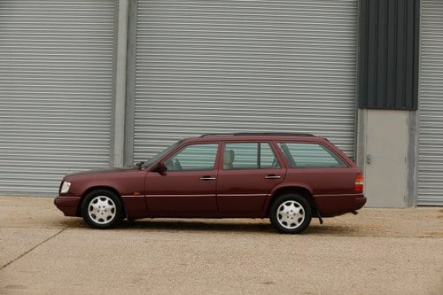 NO RESERVE - 1996 Mercedes-Benz E280 (S124) En venta (imagen 5 de 180)