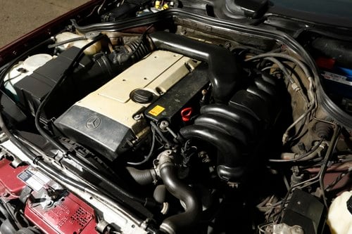 NO RESERVE - 1996 Mercedes-Benz E280 (S124) En venta (imagen 121 de 180)