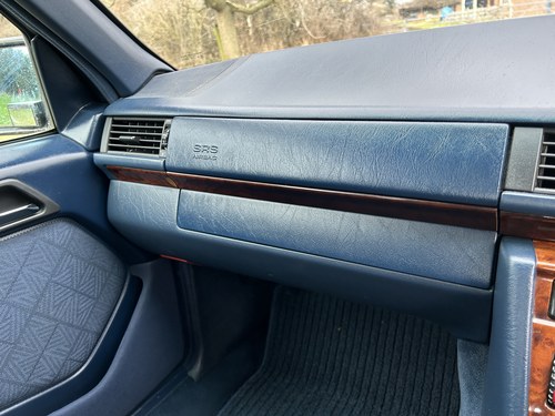 NO RESERVE - 1995 Mercedes-Benz E300D Estate In vendita (immagine 46 di 271)