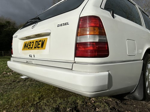 NO RESERVE - 1995 Mercedes-Benz E300D Estate In vendita (immagine 216 di 271)