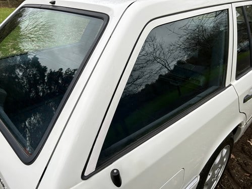 NO RESERVE - 1995 Mercedes-Benz E300D Estate In vendita (immagine 188 di 271)