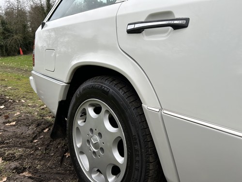 NO RESERVE - 1995 Mercedes-Benz E300D Estate In vendita (immagine 192 di 271)