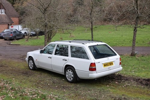 NO RESERVE - 1995 Mercedes-Benz E300D Estate In vendita (immagine 7 di 271)
