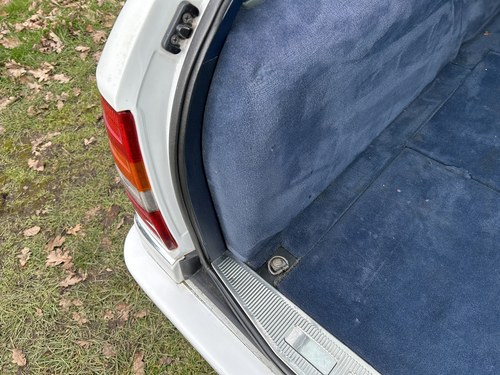 NO RESERVE - 1995 Mercedes-Benz E300D Estate In vendita (immagine 124 di 271)