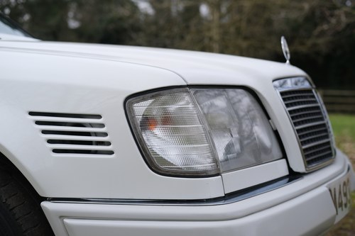 NO RESERVE - 1995 Mercedes-Benz E300D Estate In vendita (immagine 126 di 271)