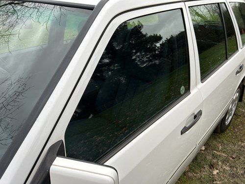 NO RESERVE - 1995 Mercedes-Benz E300D Estate In vendita (immagine 151 di 271)