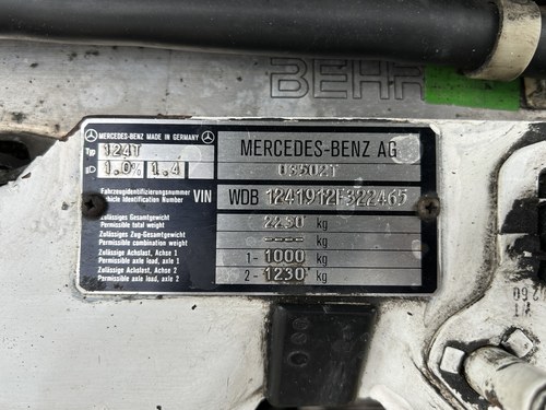 NO RESERVE - 1995 Mercedes-Benz E300D Estate In vendita (immagine 264 di 271)