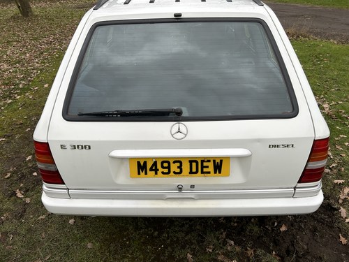 NO RESERVE - 1995 Mercedes-Benz E300D Estate In vendita (immagine 213 di 271)