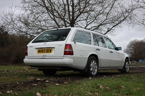 NO RESERVE - 1995 Mercedes-Benz E300D Estate In vendita (immagine 10 di 271)