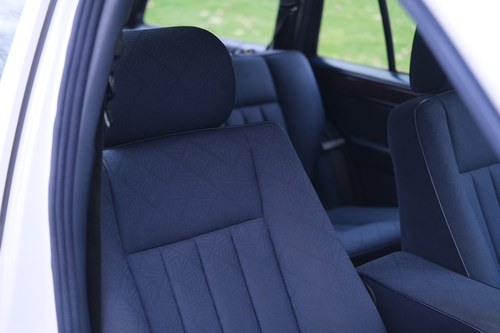 NO RESERVE - 1995 Mercedes-Benz E300D Estate In vendita (immagine 36 di 271)