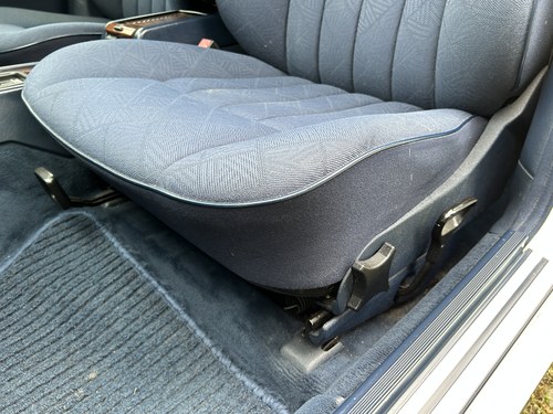 NO RESERVE - 1995 Mercedes-Benz E300D Estate In vendita (immagine 99 di 271)