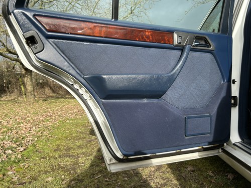 NO RESERVE - 1995 Mercedes-Benz E300D Estate In vendita (immagine 89 di 271)