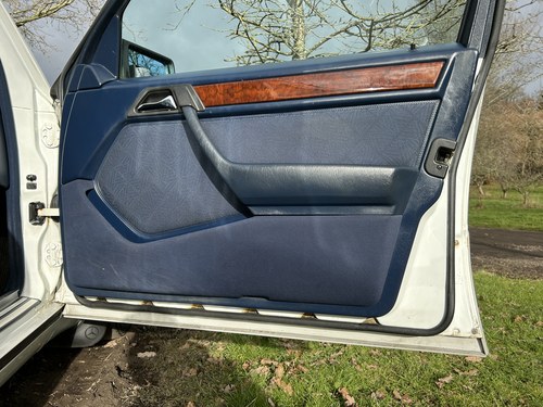 NO RESERVE - 1995 Mercedes-Benz E300D Estate In vendita (immagine 37 di 271)