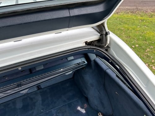 NO RESERVE - 1995 Mercedes-Benz E300D Estate In vendita (immagine 122 di 271)