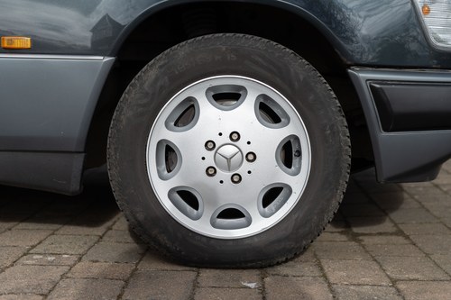 1996 Mercedes-Benz E320 Estate In vendita (immagine 32 di 169)