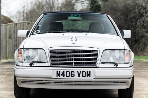 1994 Mercedes-Benz C124 E320 Cabriolet En venta (imagen 26 de 205)